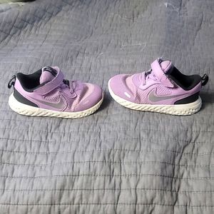 Nike girls  size 10c sneaker